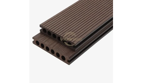 WPC デッキと従来の木材: 2025 年にはどちらを選択すべきですか?