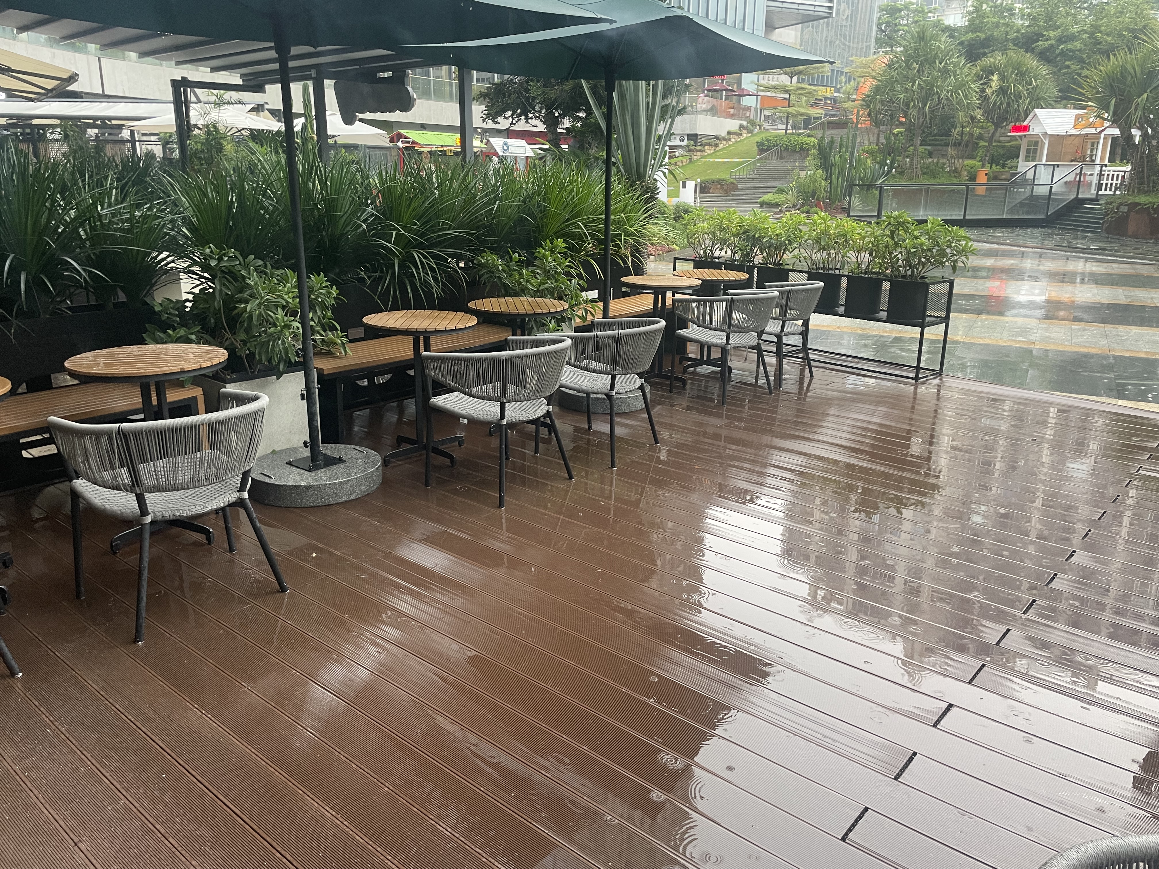 WPCデッキボードは防水ですか？